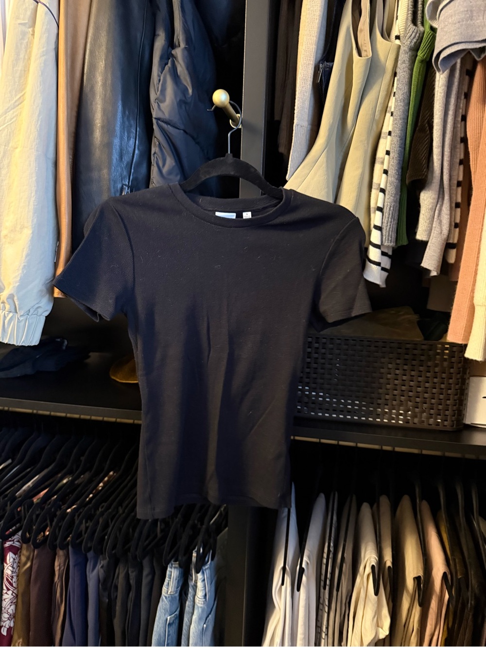 Aritzia TNA Classic Black Crewneck women’s T-Shirt